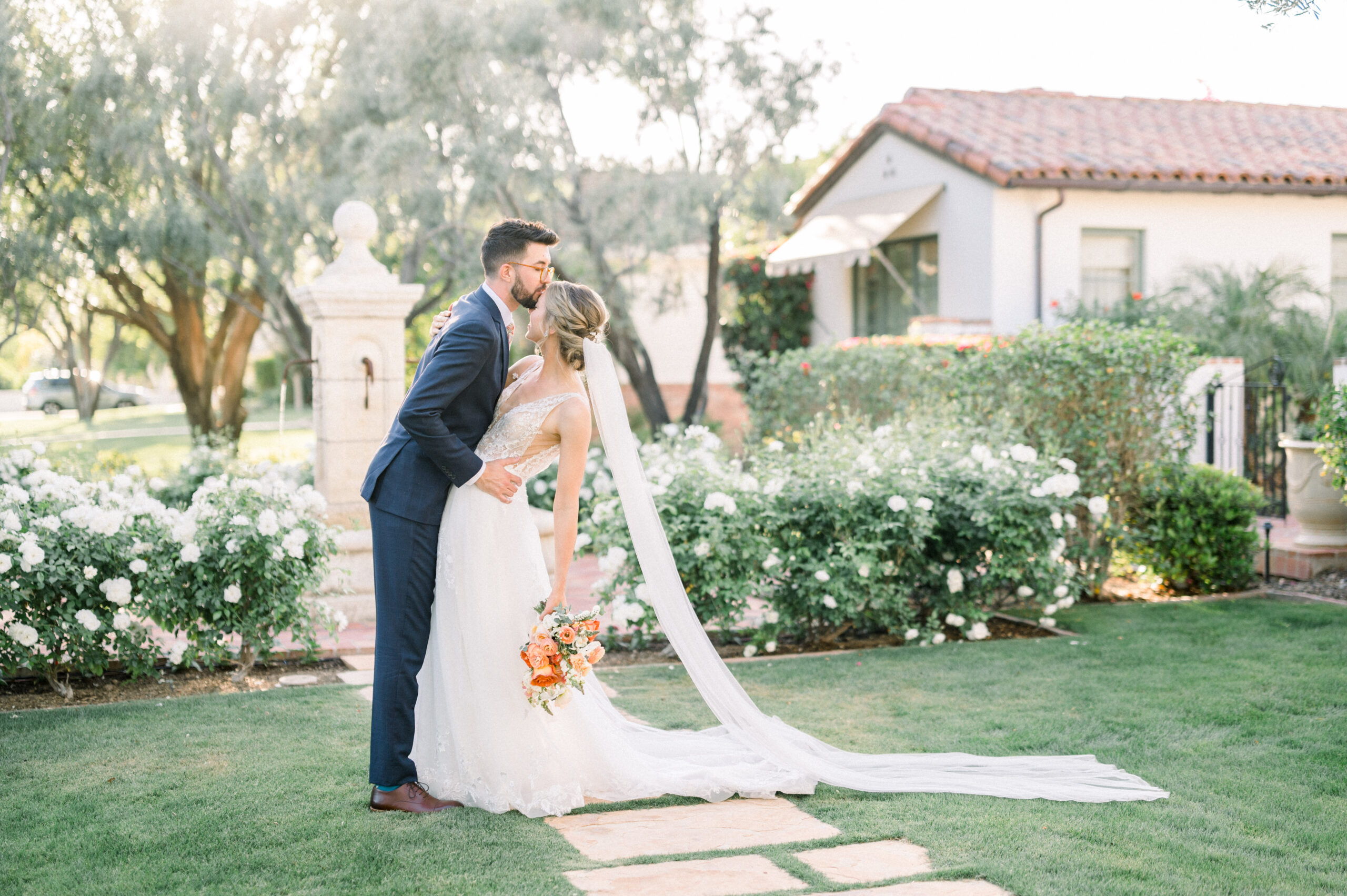 In the heart of Paradise Valley and Scottsdale in Arizona, this private estate wedding was filled with beautiful spring colors.