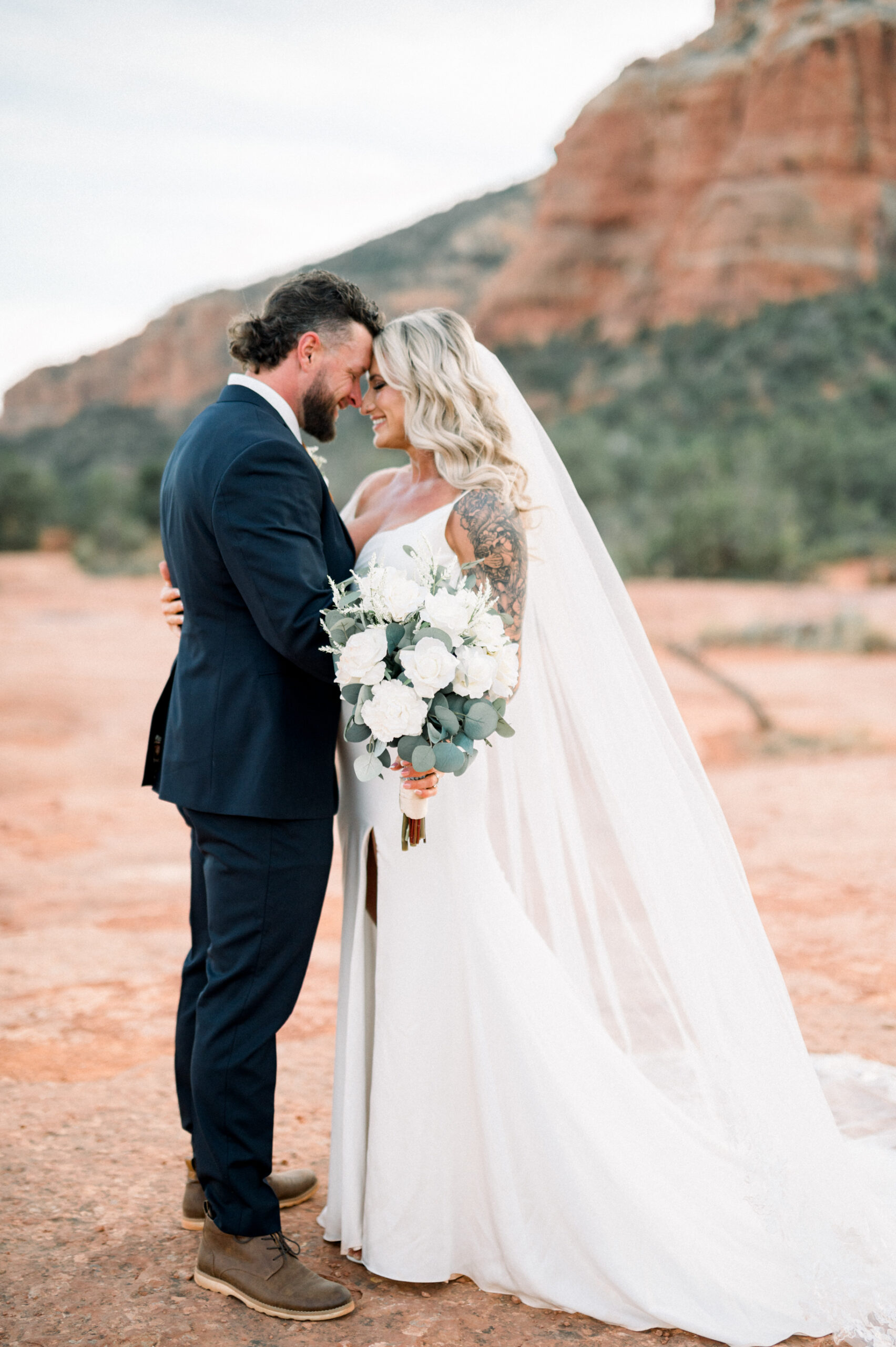 Tatum and Drake decided to get married at the beautiful Yavapi Vista for their Fall Sedona Elopement with their closest family and friends.