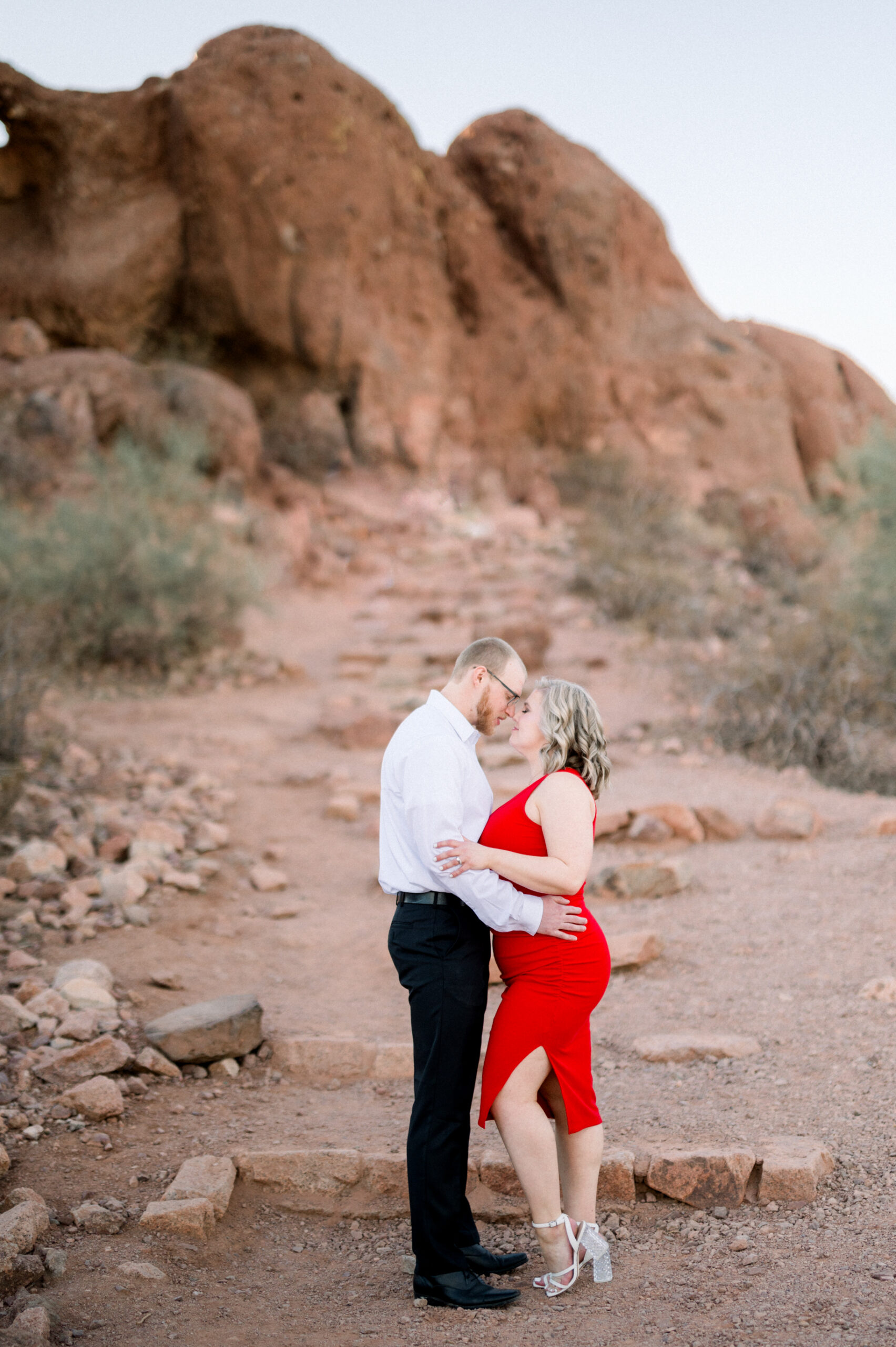 Haley and Garretts Papago Park Engagement Session was a beautiful one. They traveled all the way from Wyomig for their desert engagement session!