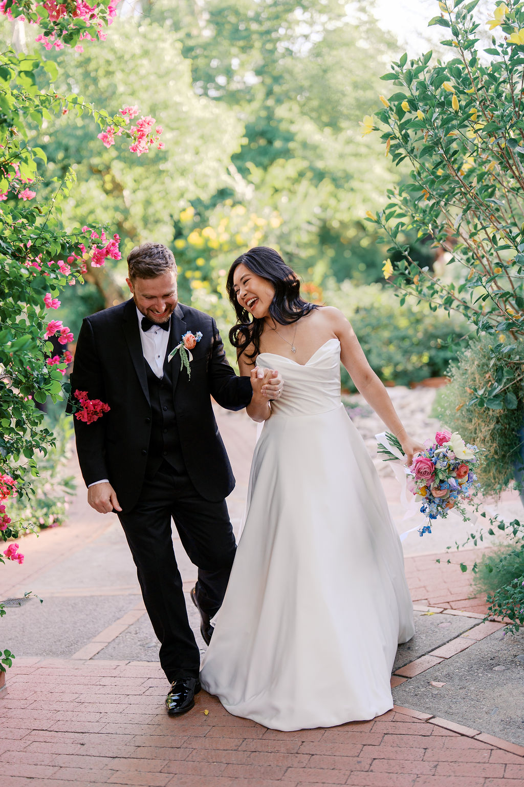Colorful Kingan Gardens Wedding